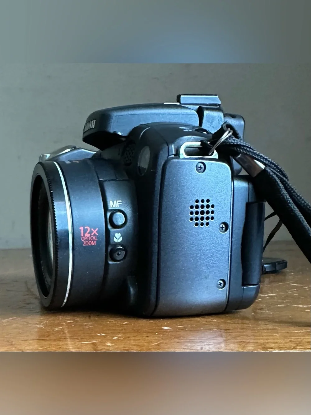 Canon PowerShot S5 IS 8MP 12x Optical Zoom Digital Camera FOR PARTS/REPAIR